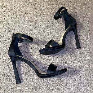 Jessica Simpson black heels
